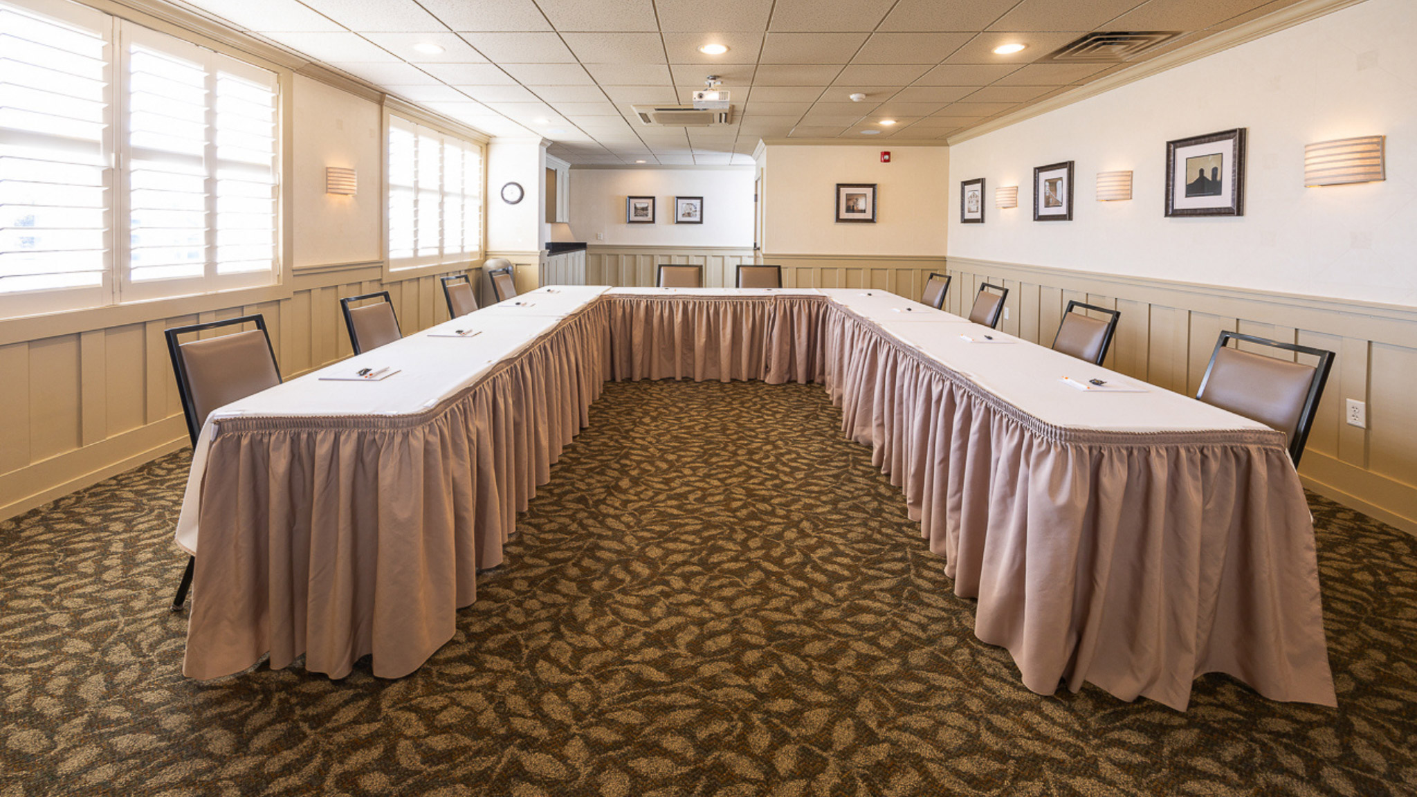 Small Meeting Room at AmishView Inn & Suites - Lancaster County PA.