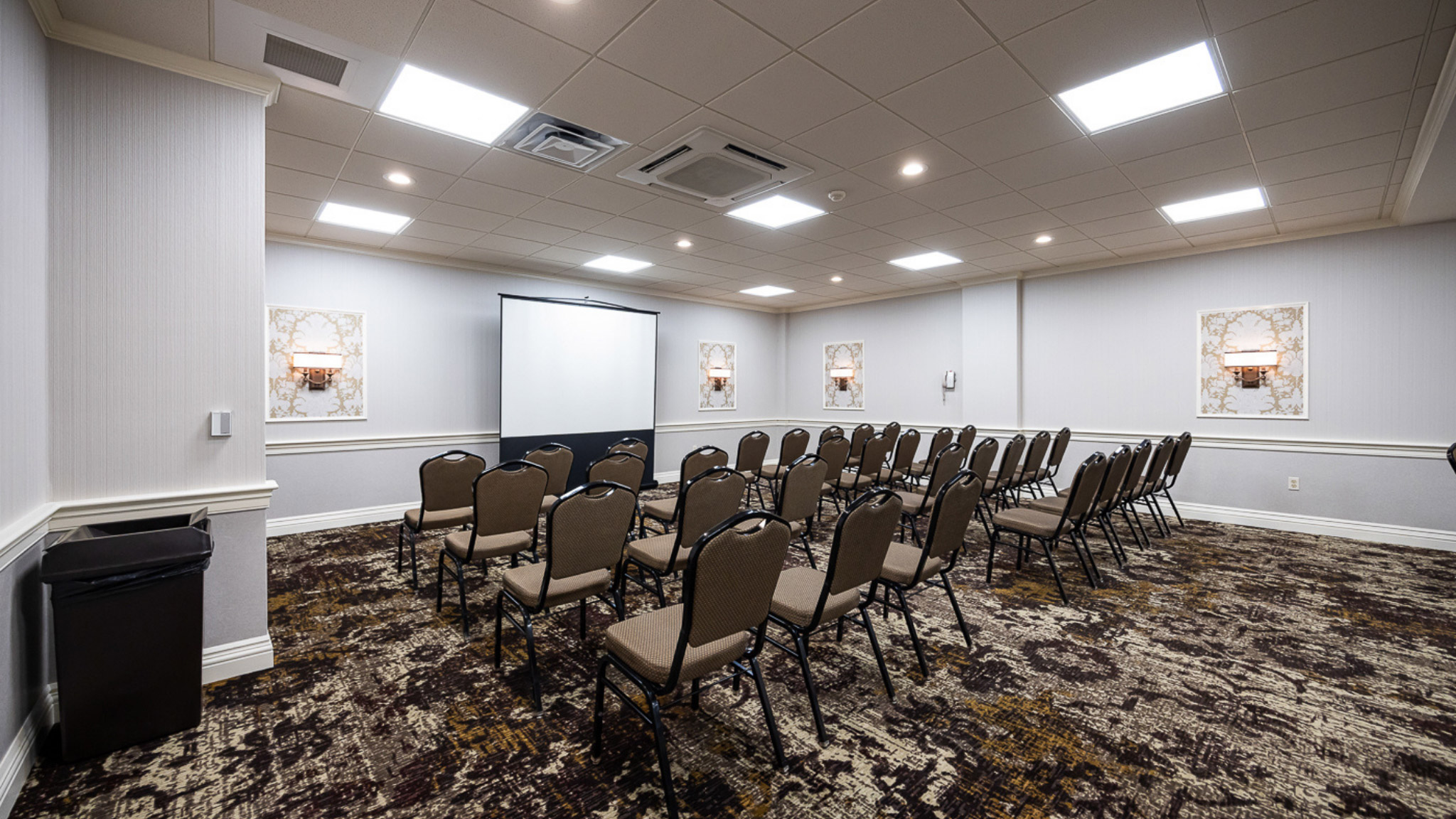 Meeting Room at AmishView Inn & Suites at Plain & Fancy Farm in Lancaster County