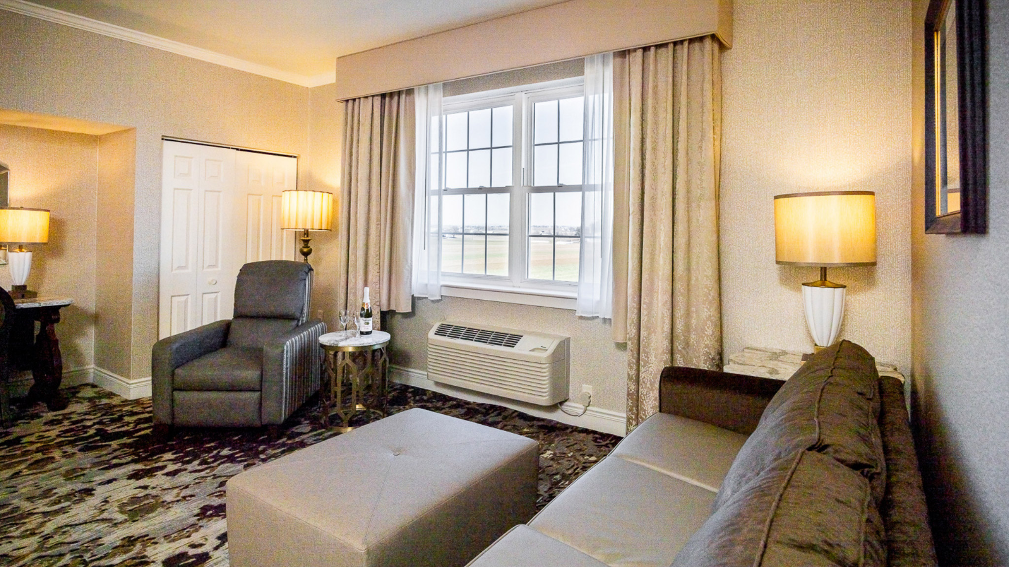 Sitting area in a Studio Suite at AmishView Inn & Suites at Plain & Fancy Farm in Lancaster County