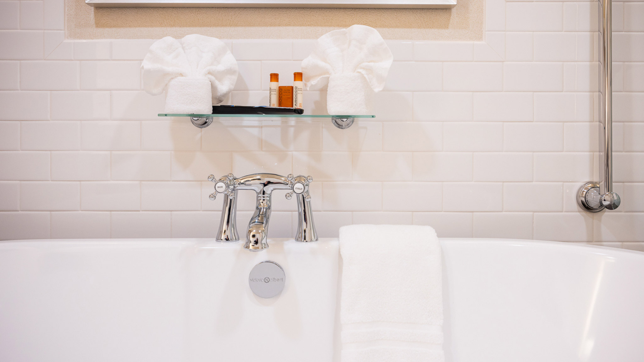 Soaking Tub at AmishView Inn & Suites at Plain & Fancy Farm in Lancaster County