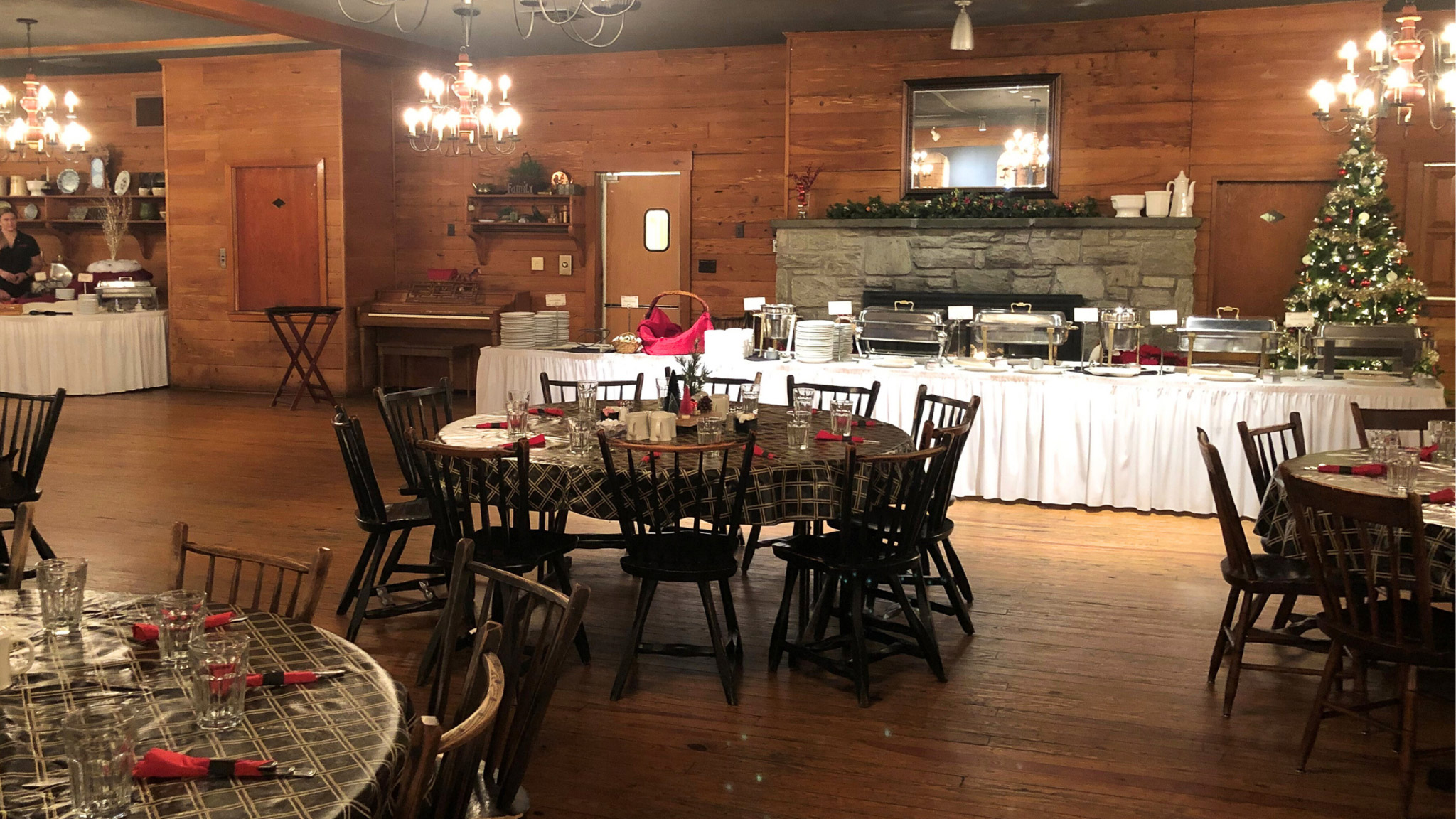 Holiday Banquet with Buffet at Plain & Fancy Farm in Lancaster County PA